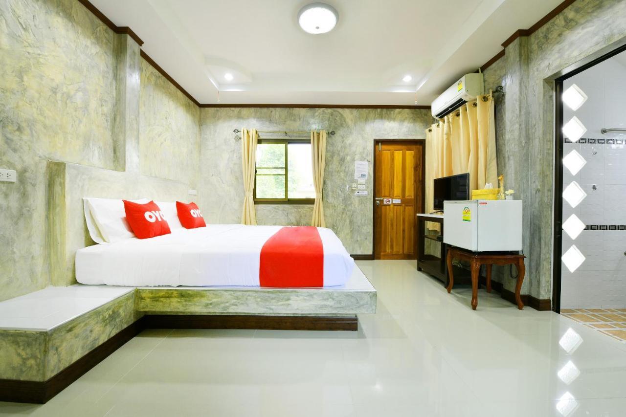 Oyo 536 Reuan Kanthima Ban Laem Chabang Exterior foto