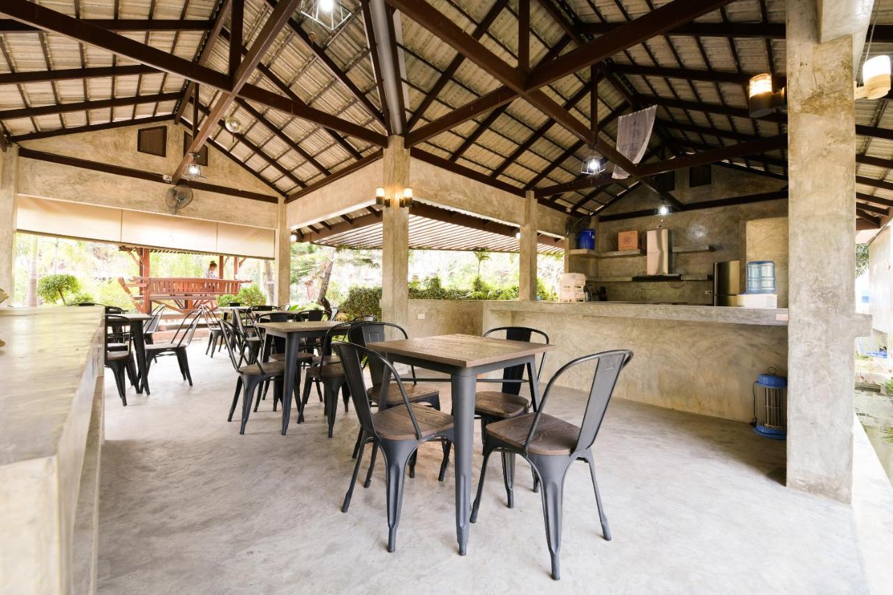 Oyo 536 Reuan Kanthima Ban Laem Chabang Exterior foto