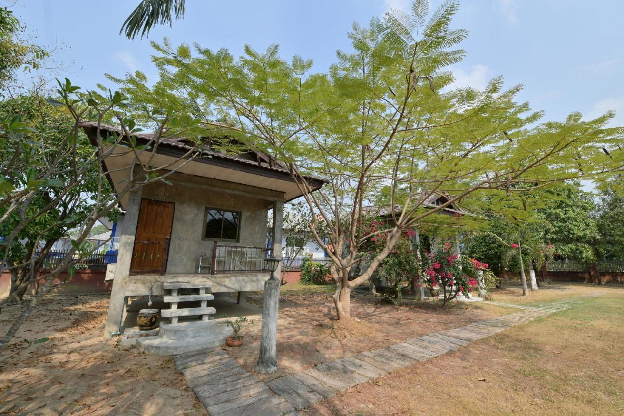 Oyo 536 Reuan Kanthima Ban Laem Chabang Exterior foto